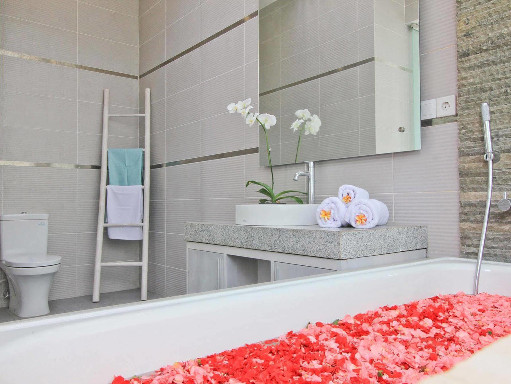Nikaya Villas Кута Екстериор снимка